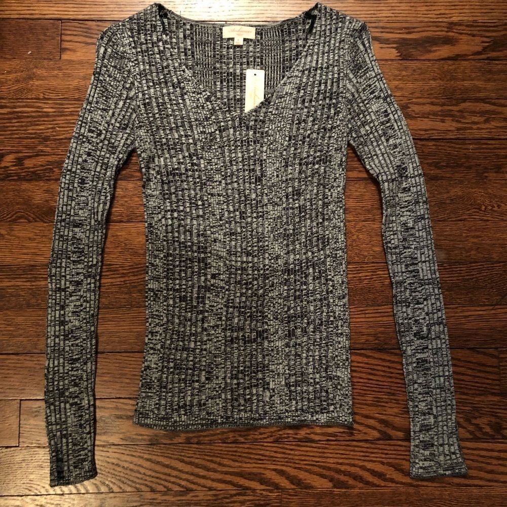 Sweater - Picture 2 of 3